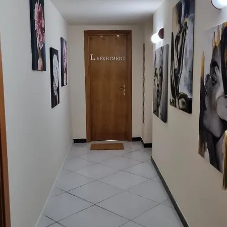 Leonardo Apartment *